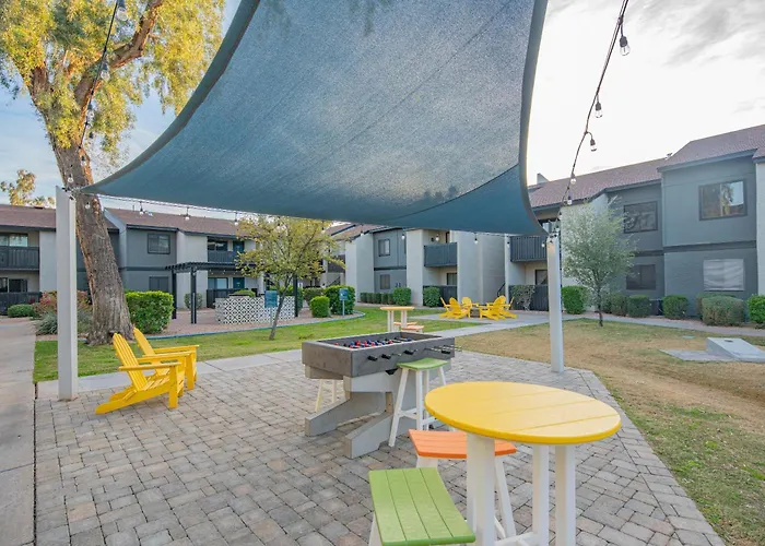 Apartment Free Parking King Bed Walk To Dining & Shops *