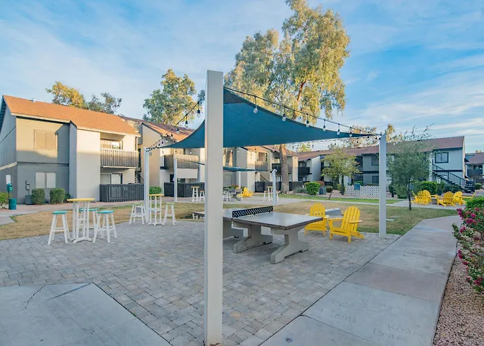 Free Parking King Bed Walk To Dining & Shops Apartment Phoenix