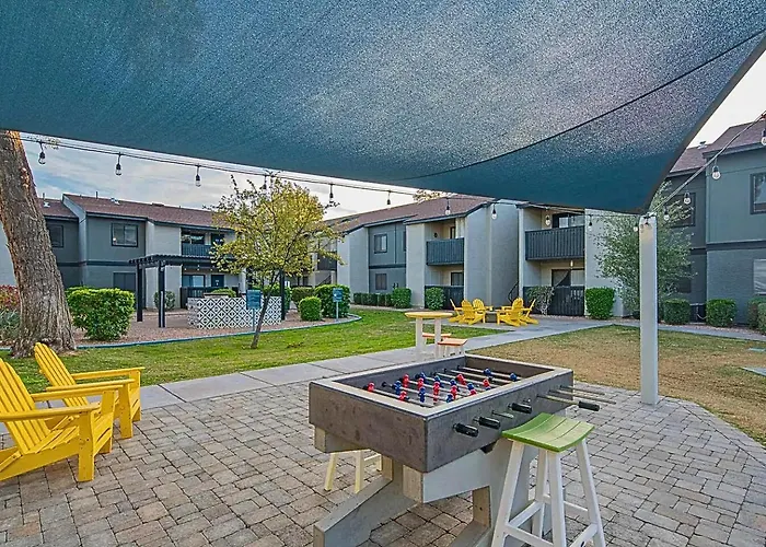 Free Parking King Bed Walk To Dining & Shops Apartment *